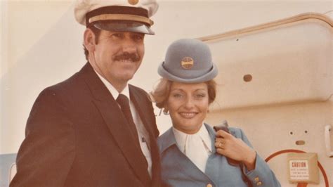 Ella era una auxiliar de vuelo de Pan Am y él un piloto. Su encuentro a bordo fue el principio de un romance de 50 años